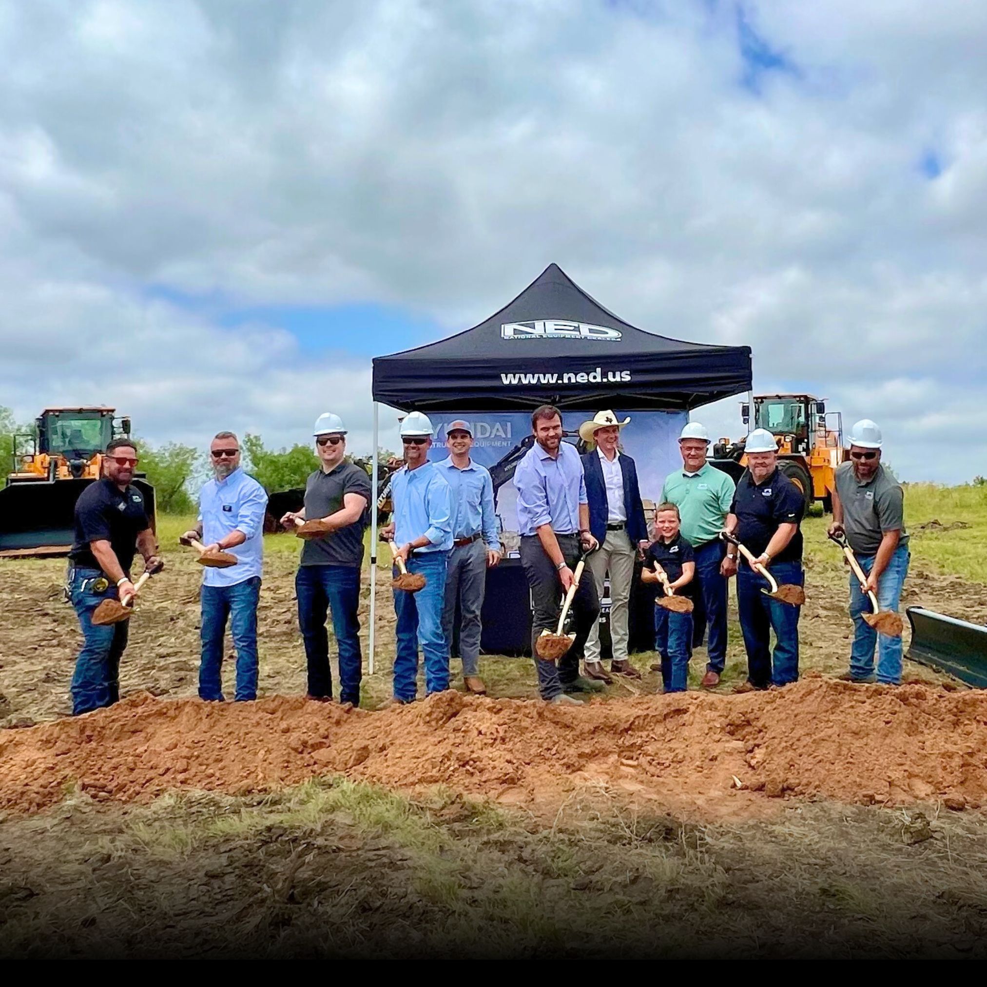 National Equipment Dealers LLC Heavy Equipment Dealership Manor, Texas
