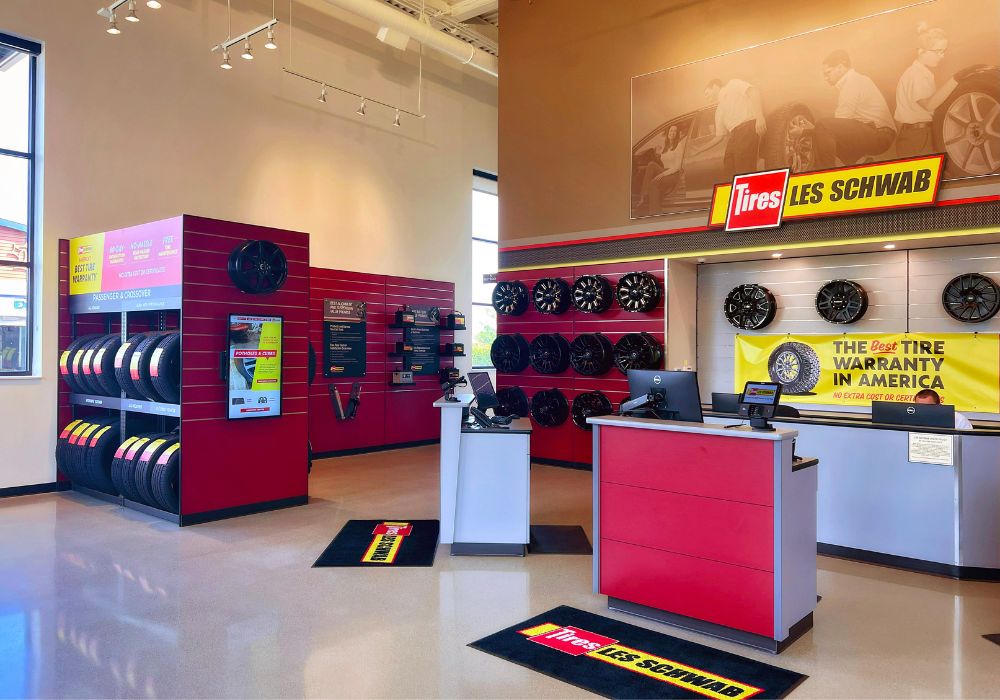 Les Schwab Tire Center, Retail Construction Services, Blaine, Minnesota