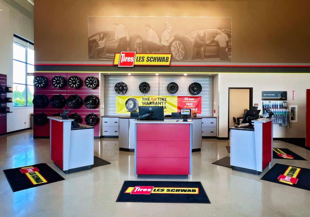 Les Schwab Tire Center, Retail Construction Services, Blaine, Minnesota