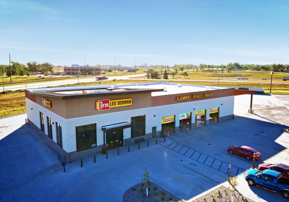 Les Schwab Moorhead Retail Construction Services